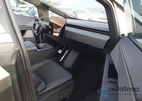 2025 Tesla Cybertruck All-Wheel Drive from USA, damaged, VIN 7G2CEHED2SA079243